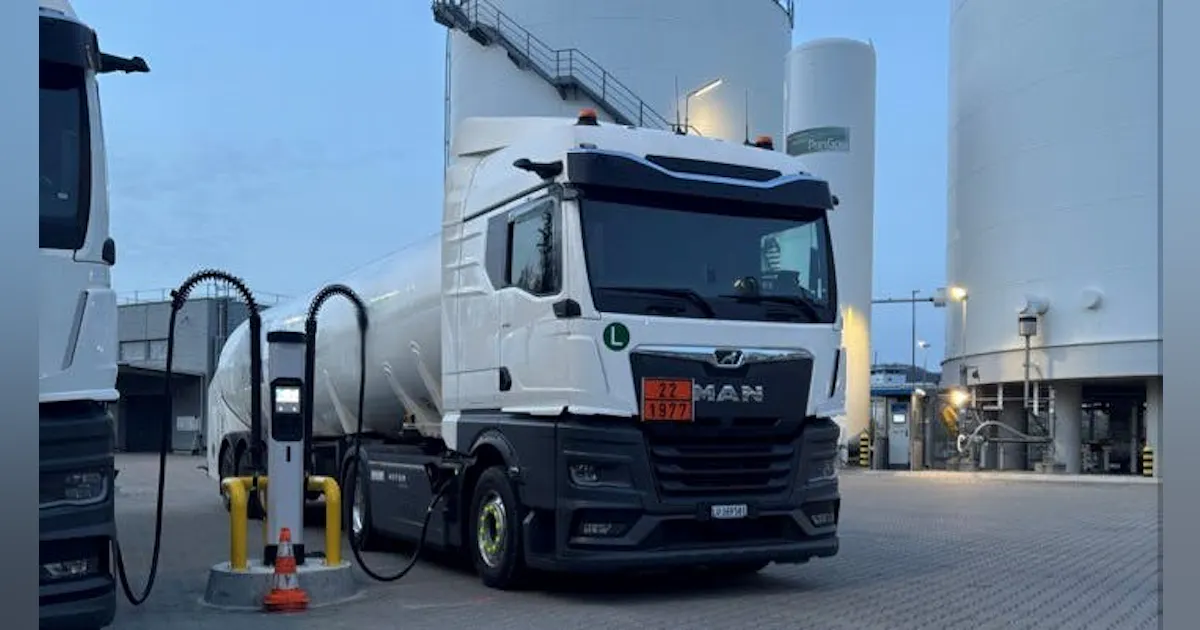 Hoyer drives sustainable logistics with Swiss e-trucks