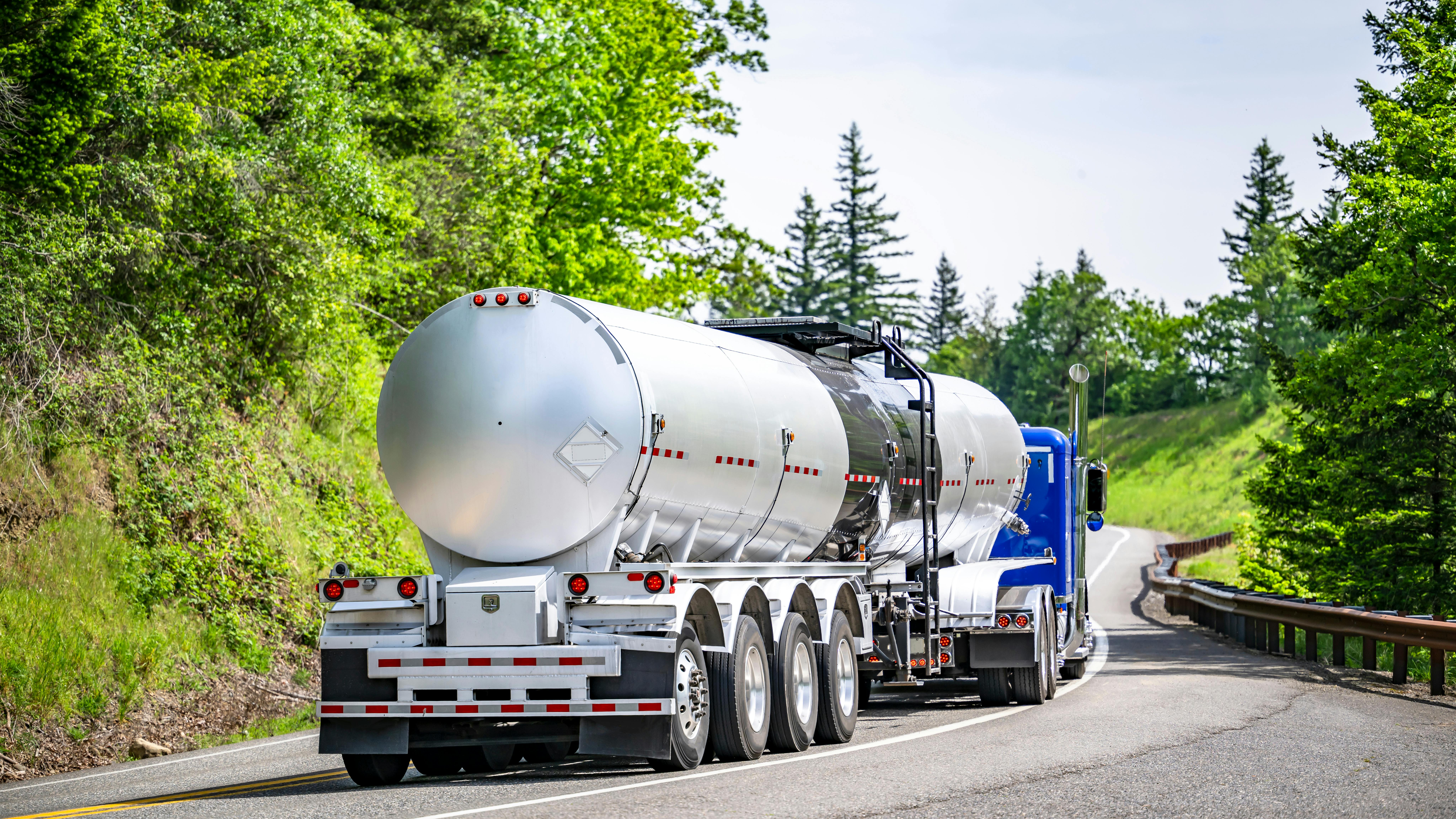 U.S. transportation M&A activity remains steady in 2026, driven by structural advantages, fuel cost benefits, and nearshoring trends, contrasting with softer global markets, according to a new report from PMCF Investment. Public sector gains and valuation expansions highlight sector resilience amid rising freight rates and consumer spending.