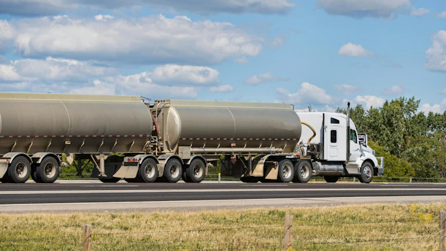 The American Trucking Associations reports a 1.6% decline in the seasonally adjusted tonnage index from July to August, with year-over-year figures showing a slight increase but overall signs of market moderation.